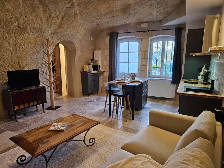 Charmante Maison Troglodyte Loire Valley โรเชอร์กอร์บง ภายนอก รูปภาพ